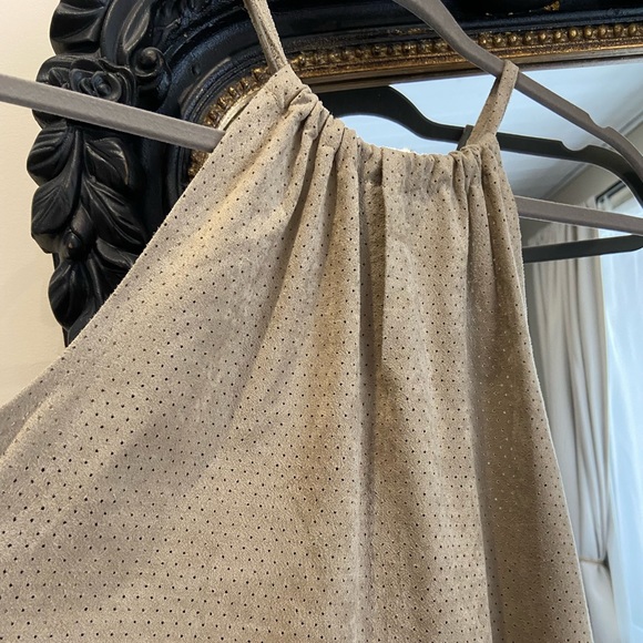 Max Studio, beige, halter top. - Picture 4 of 5